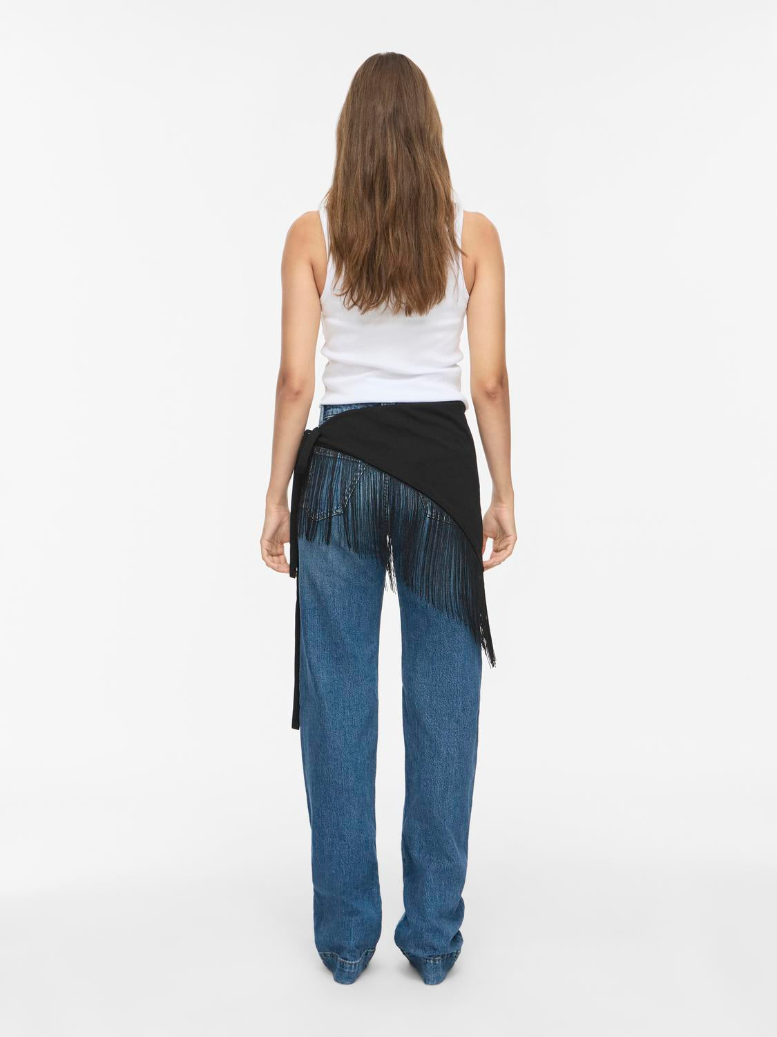 model_shot-back
